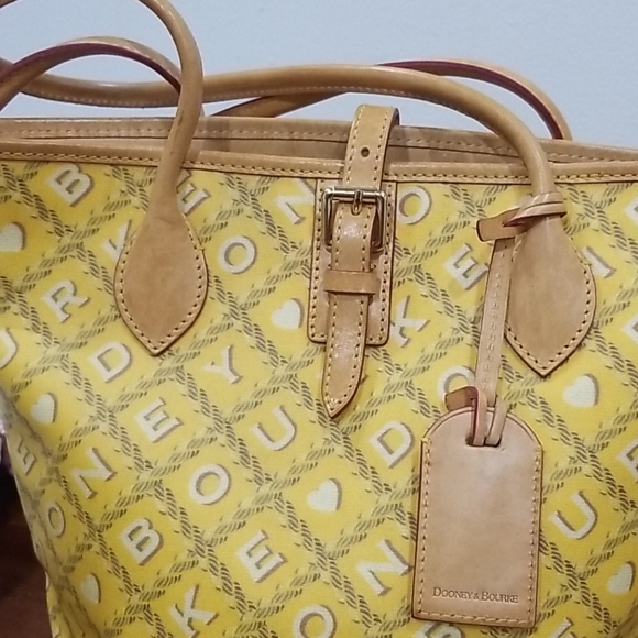 Dooney & Bourke puzzle bucket bag&wristlet wallet - Picture 11 of 16